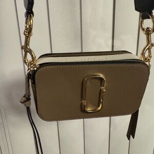 Marc Jacobs The Snapshot Khaki Multi Purse NWOT never worn